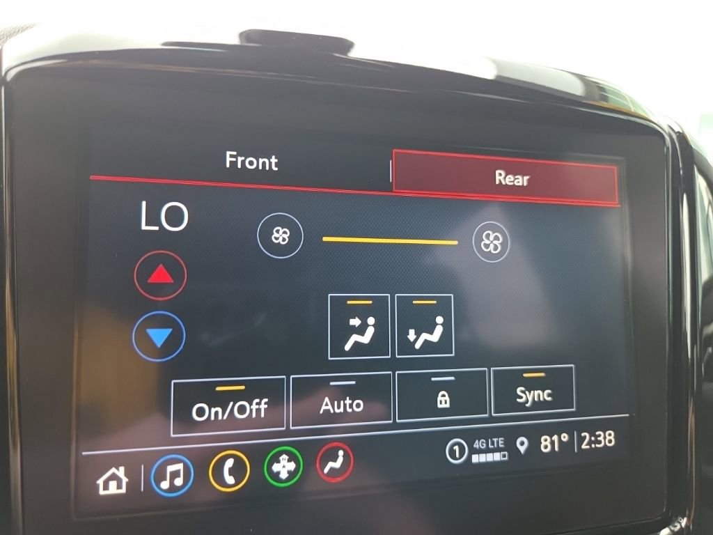 Used 2023 Chevrolet Traverse LT FWD image 49