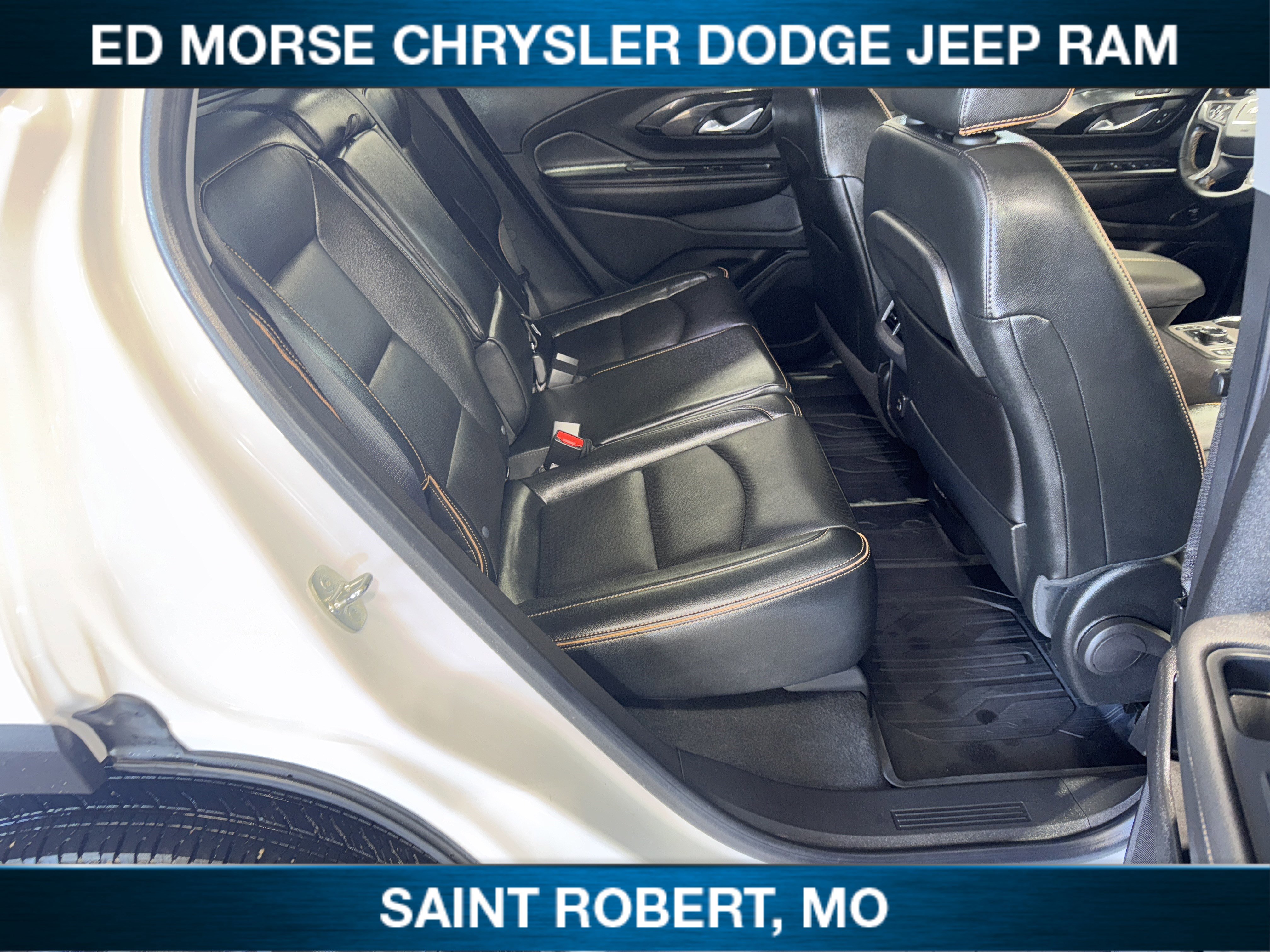 Used 2024 GMC Terrain AT4 image 30