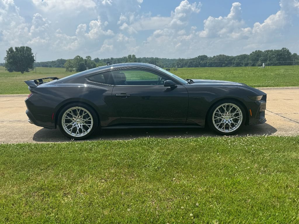 Used 2024 Ford Mustang GT Premium w/ GT Performance Package image 8