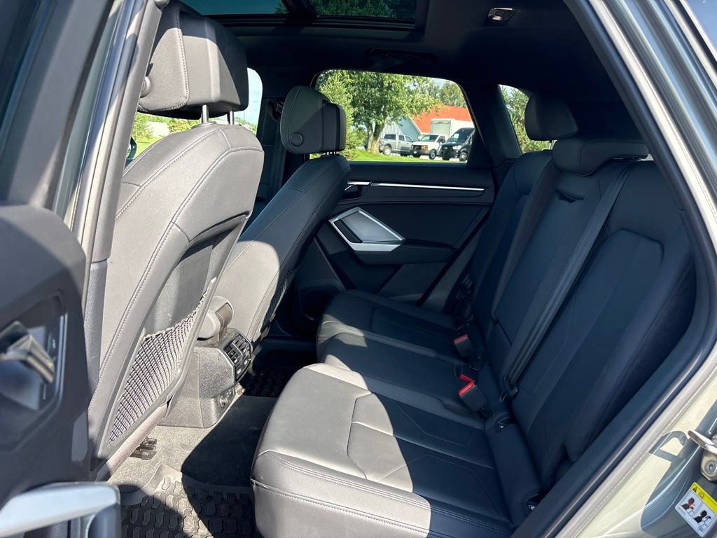 Used 2022 Audi Q3 2.0T Premium Plus AWD/4WD image 16