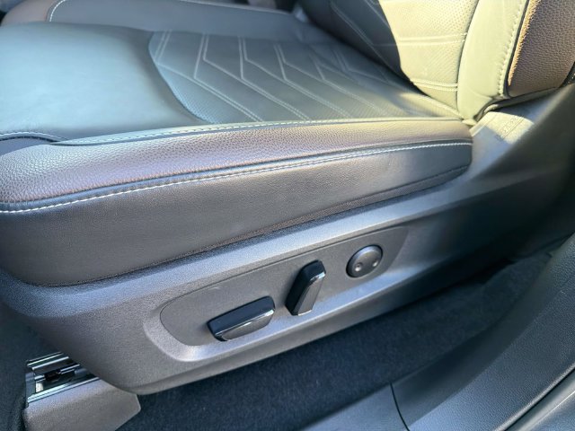 Used 2025 Nissan Pathfinder Platinum w/ Cargo Package FWD image 28