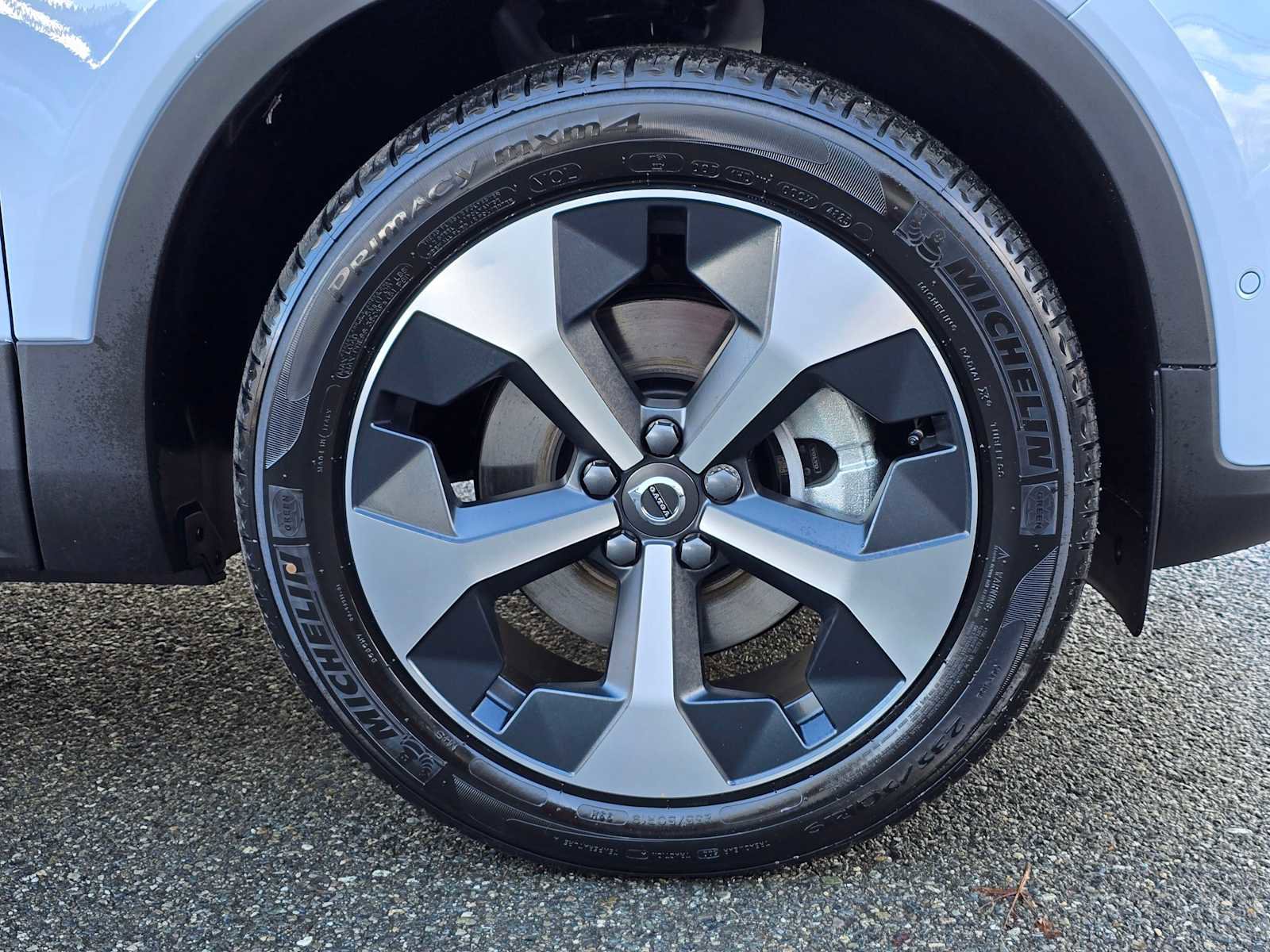 New 2026 Volvo XC40 B5 Plus w/ Protection Package Premier image 9