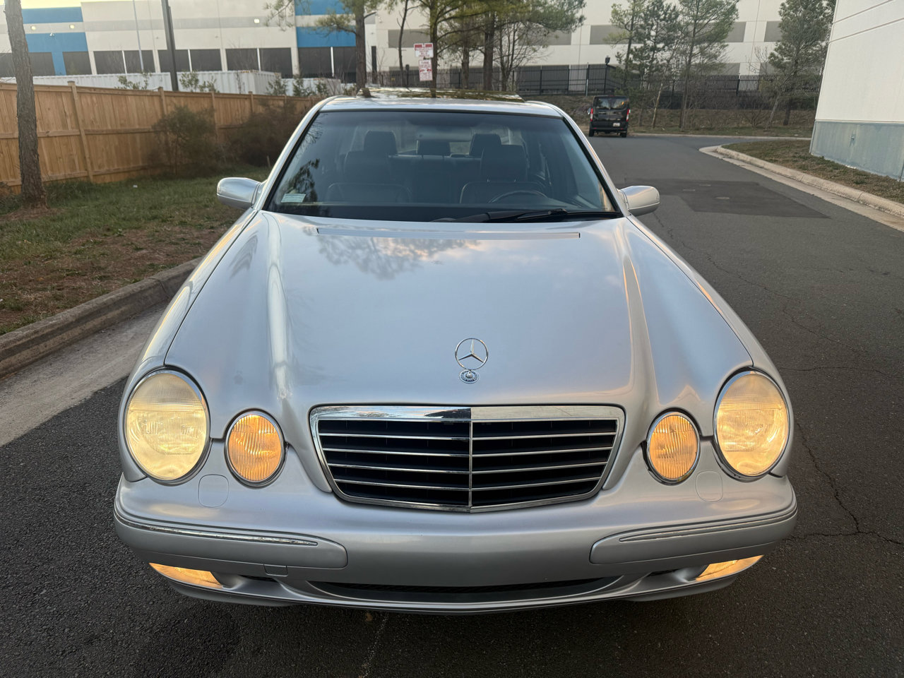 Used 2000 Mercedes-Benz E 430 Sedan image 7