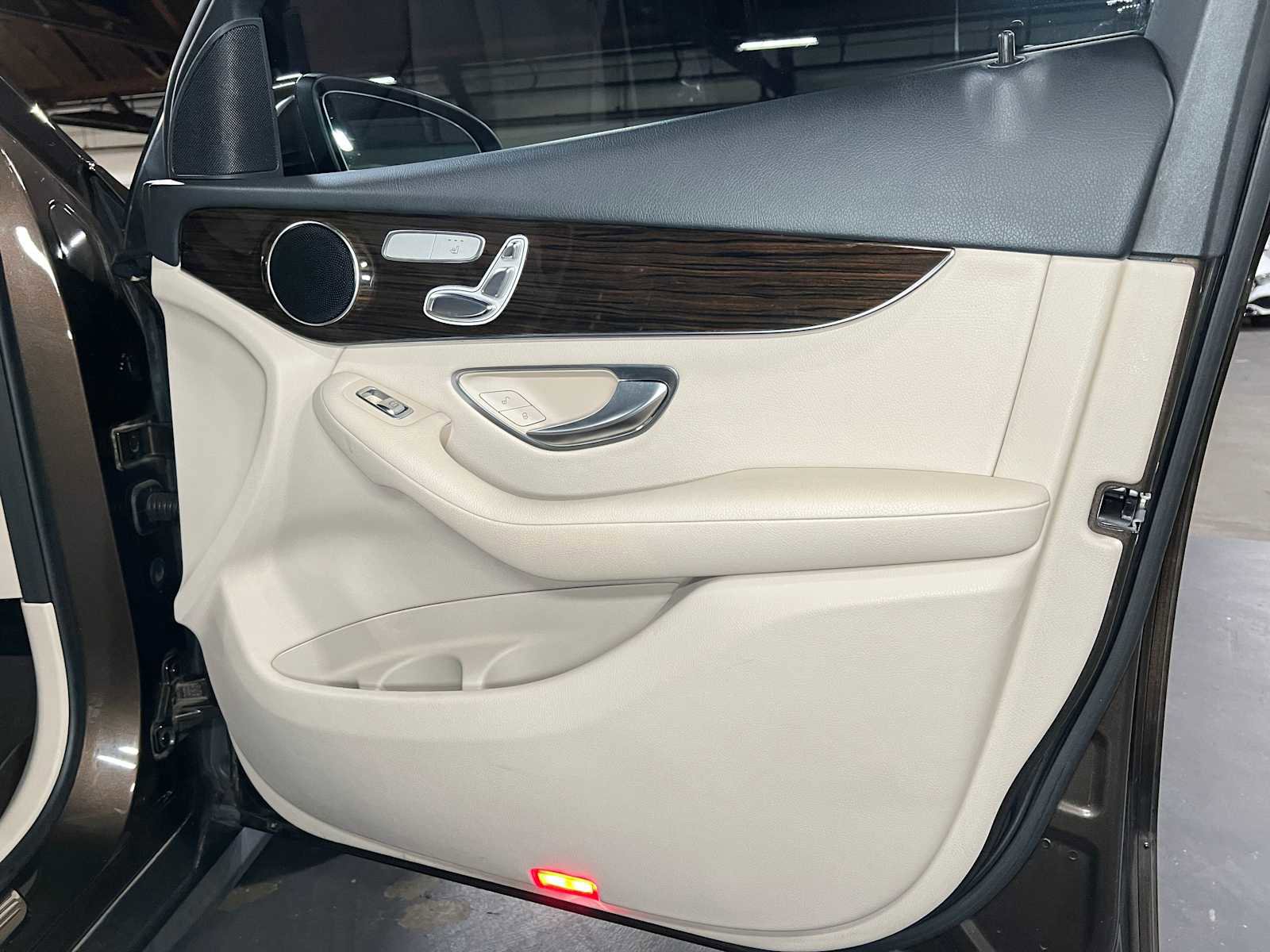 Used 2018 Mercedes-Benz GLC 300 image 10