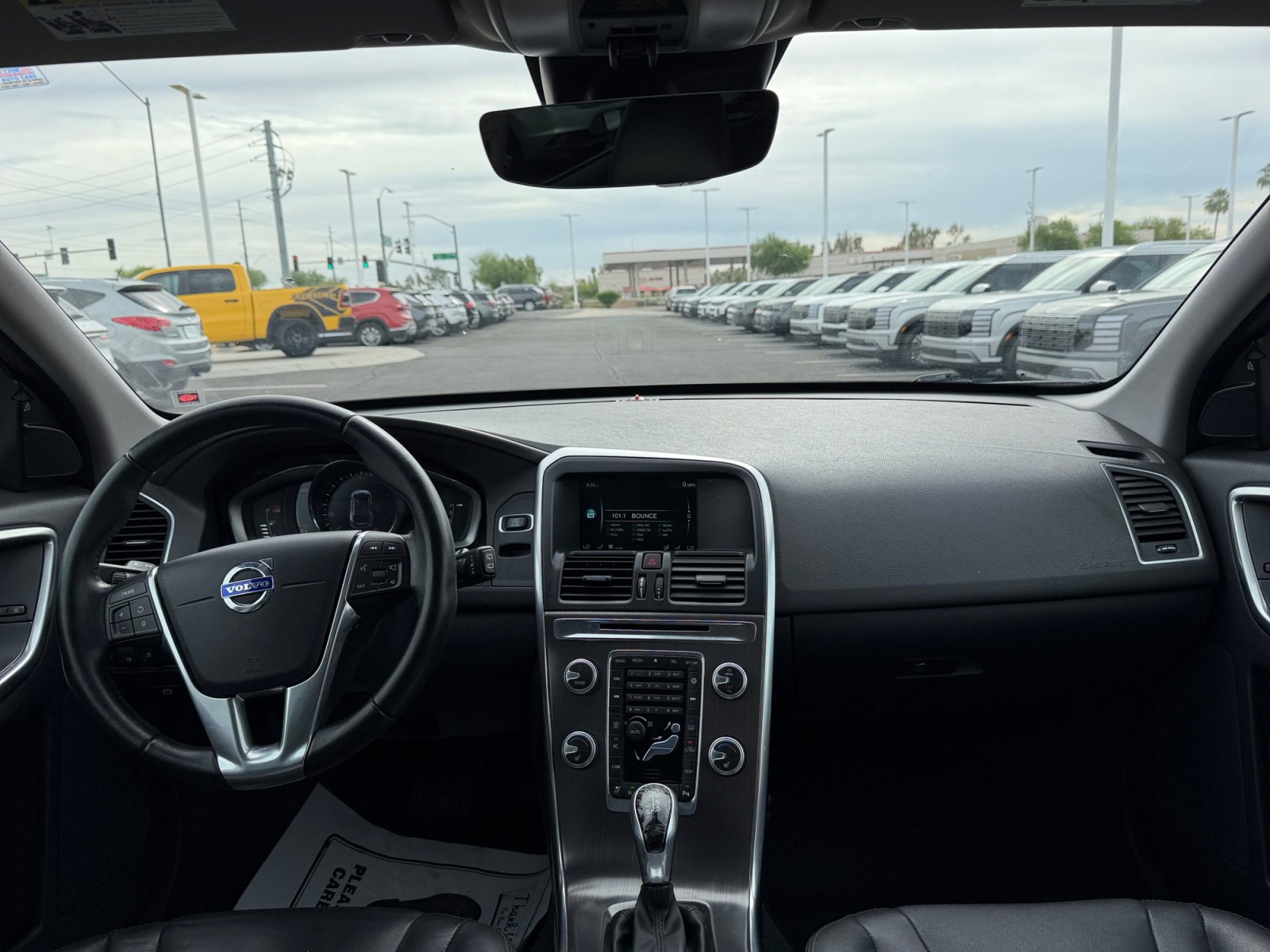 Used 2016 Volvo XC60 T5 Premier w/ Proximity Package image 19