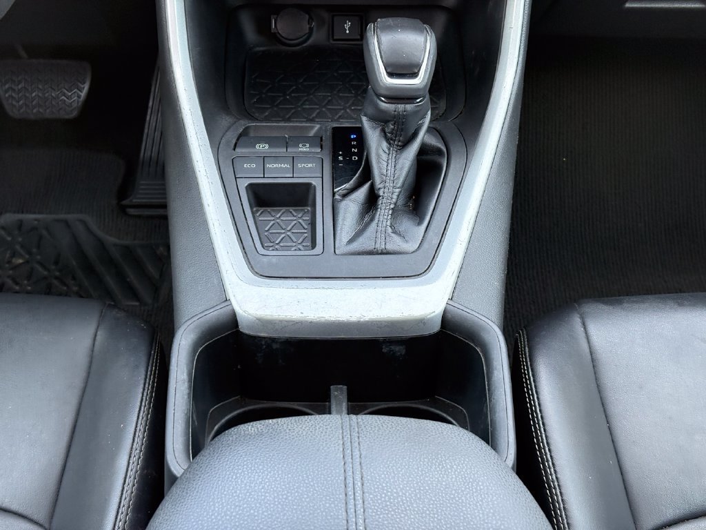 Used 2022 Toyota RAV4 XLE Premium FWD image 20