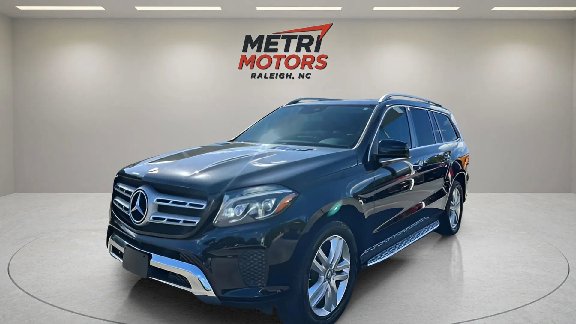 Used 2017 Mercedes-Benz GLS 450 4MATIC image 2