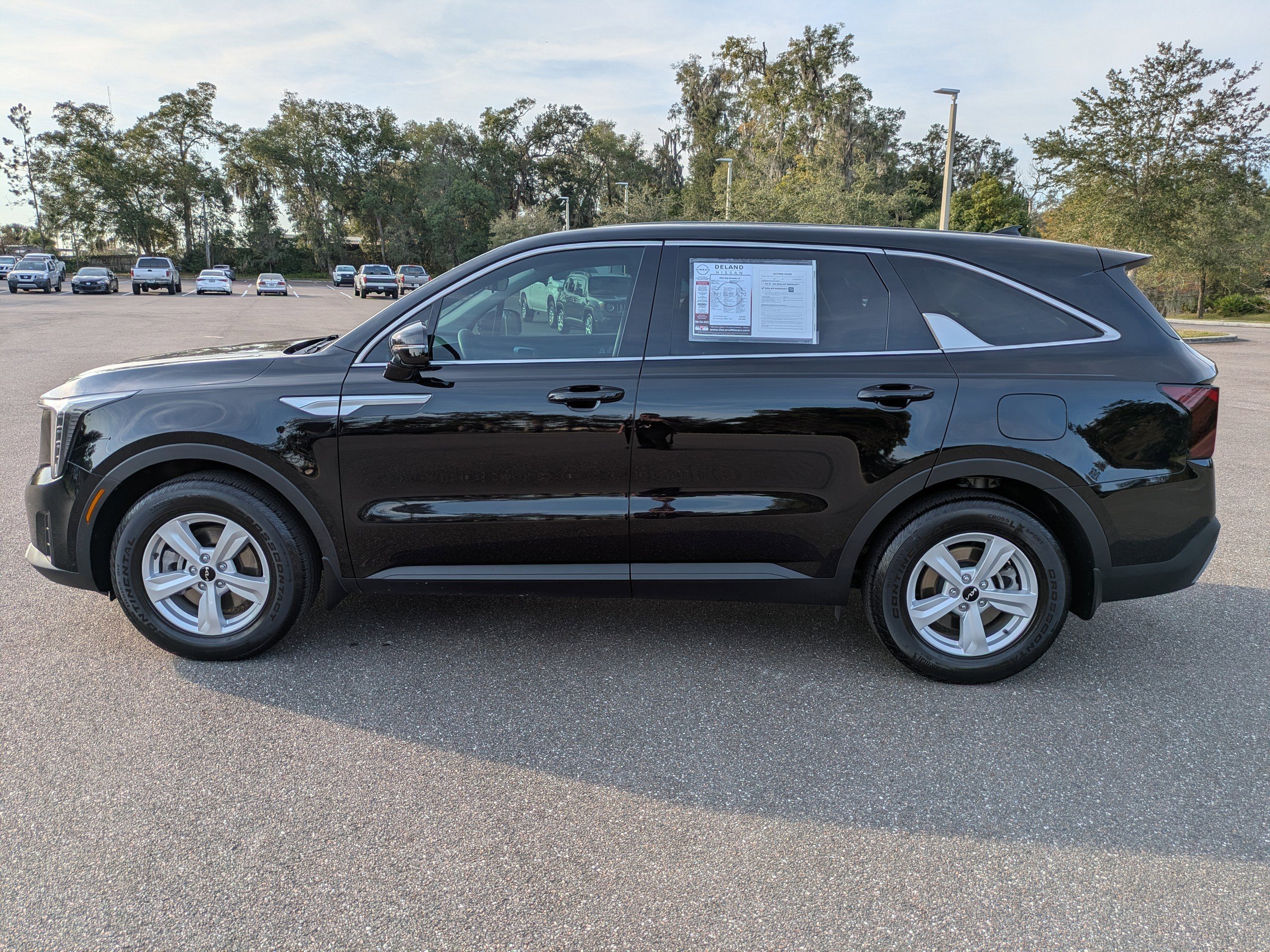 Used 2024 Kia Sorento LX image 7