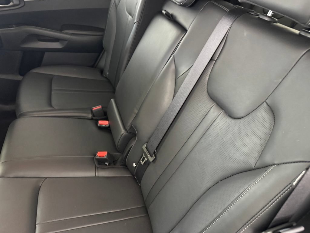 Used 2025 Kia Sorento S AWD/4WD image 25