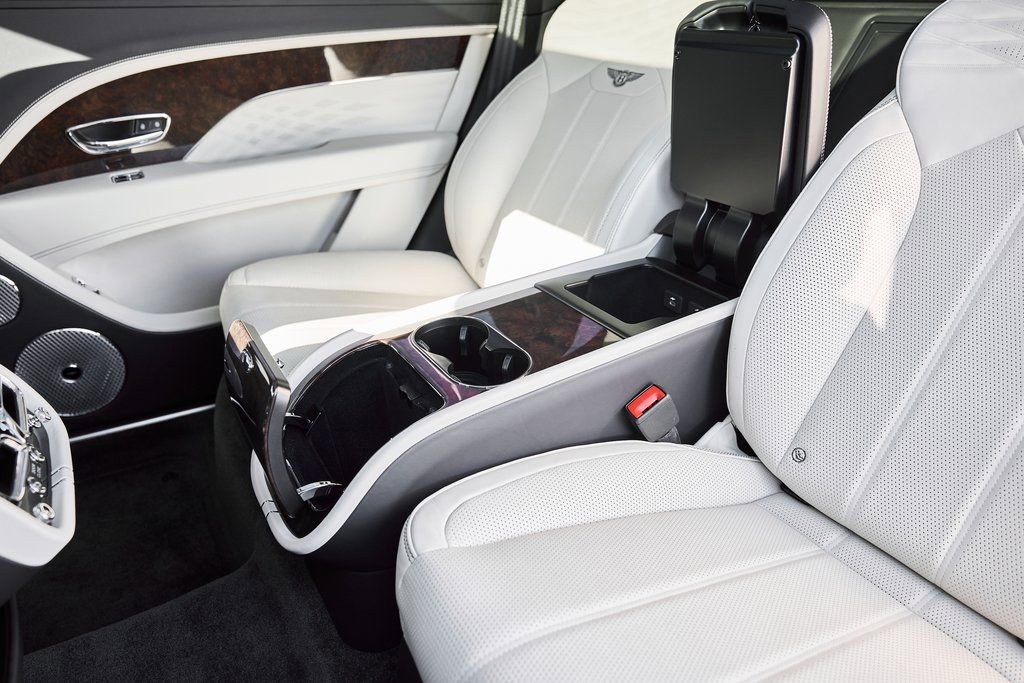 Used 2023 Bentley Bentayga Extended Wheelbase image 52