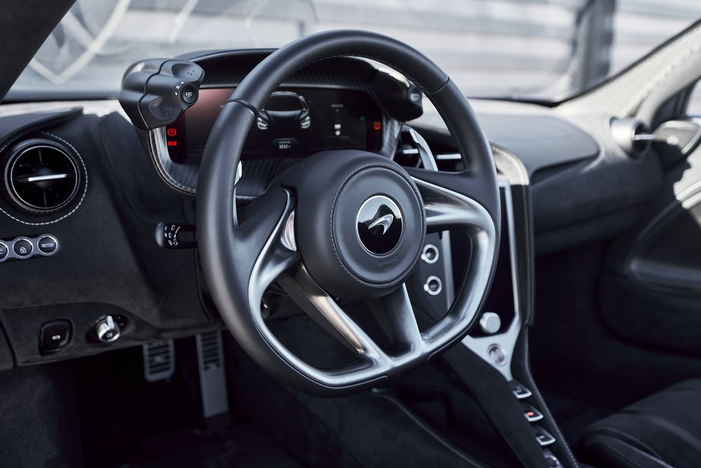 Used 2024 McLaren 750S Spider image 38