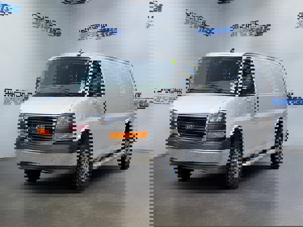 Used 2024 GMC Savana 2500 w/ Driver Convenience Package image 9