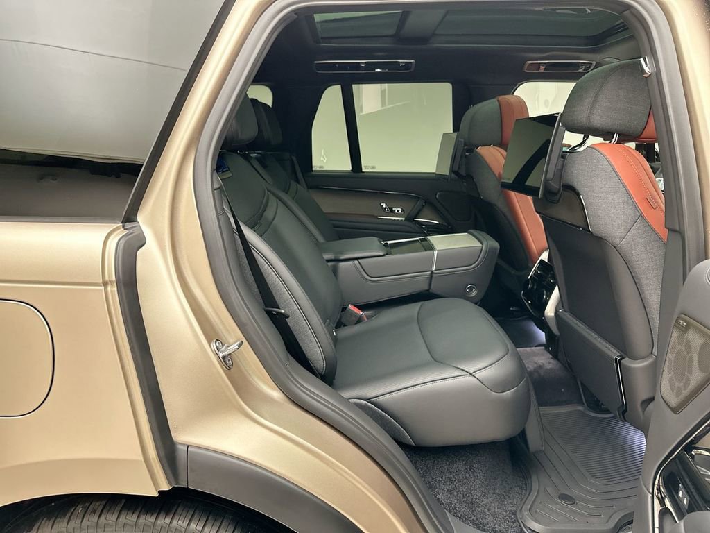 New 2026 Land Rover Range Rover SV image 19
