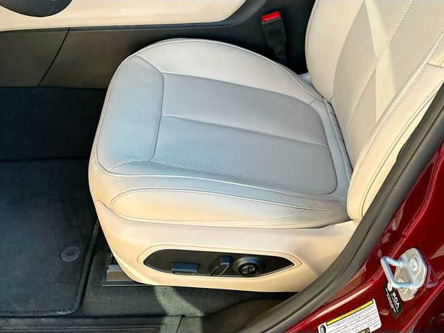 Used 2025 Jeep Grand Cherokee Limited w/ Luxury Tech Group II image 19