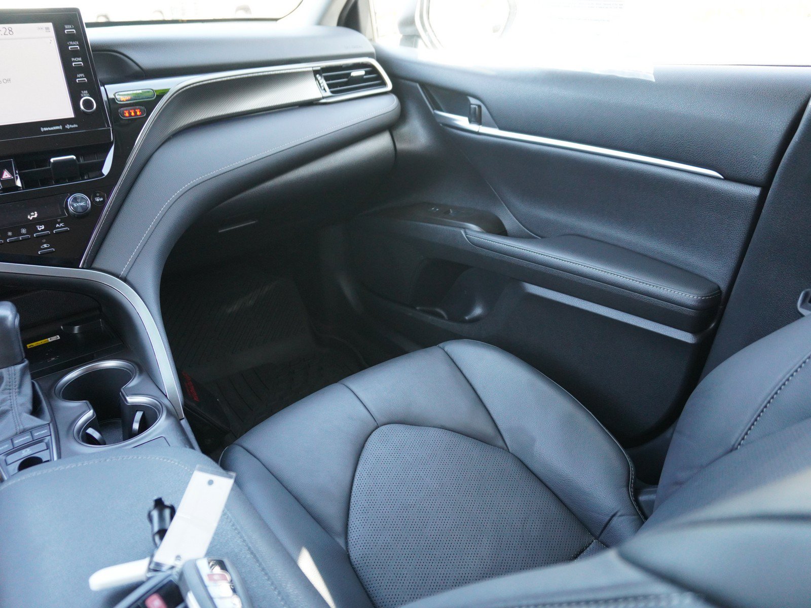 Used 2023 Toyota Camry XSE FWD image 17