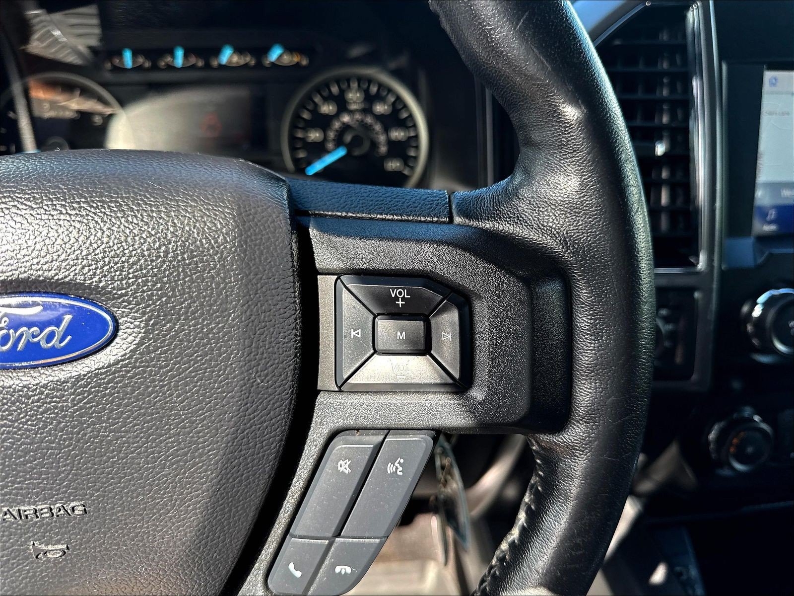 Certified 2020 Ford F150 XLT w/ Equipment Group 302A Luxury AWD/4WD image 18