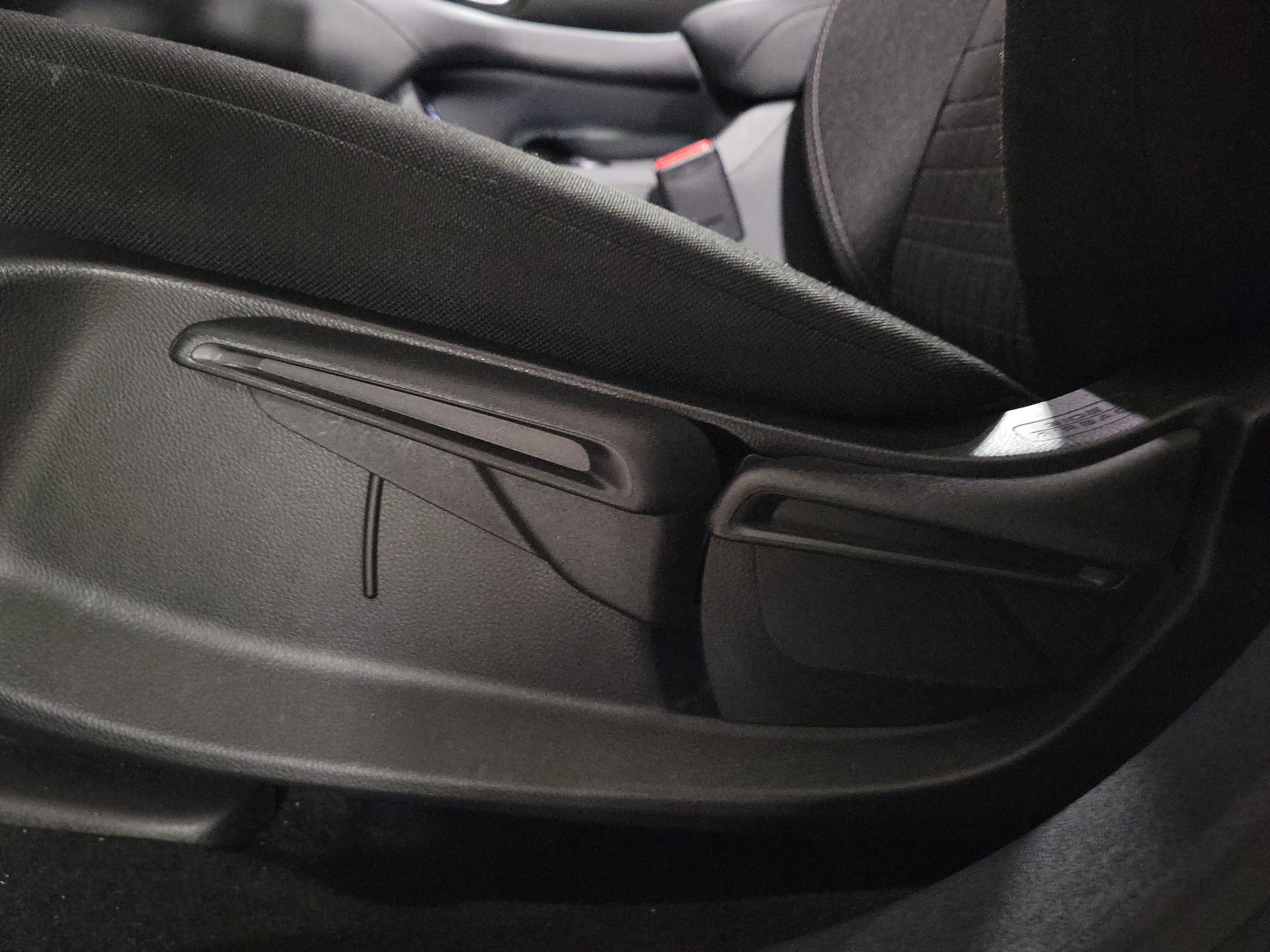 Certified 2023 Honda HR-V LX image 19