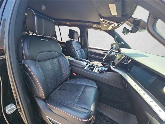 Used 2023 Jeep Grand Wagoneer Series III AWD/4WD image 20