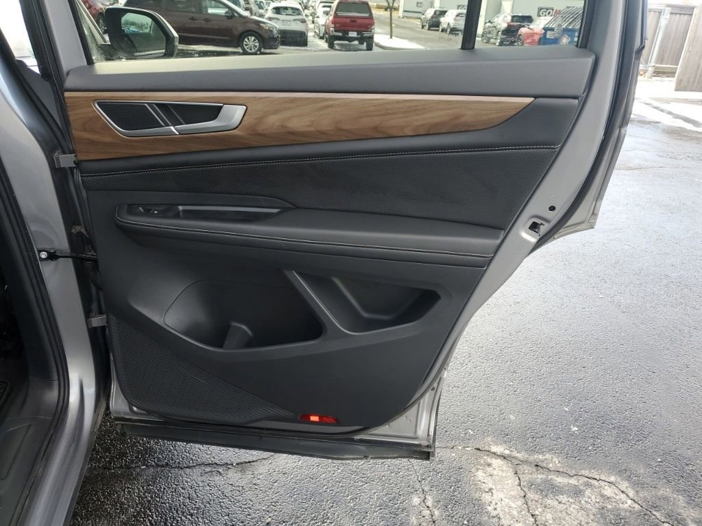 Used 2024 Volkswagen Atlas SE image 27