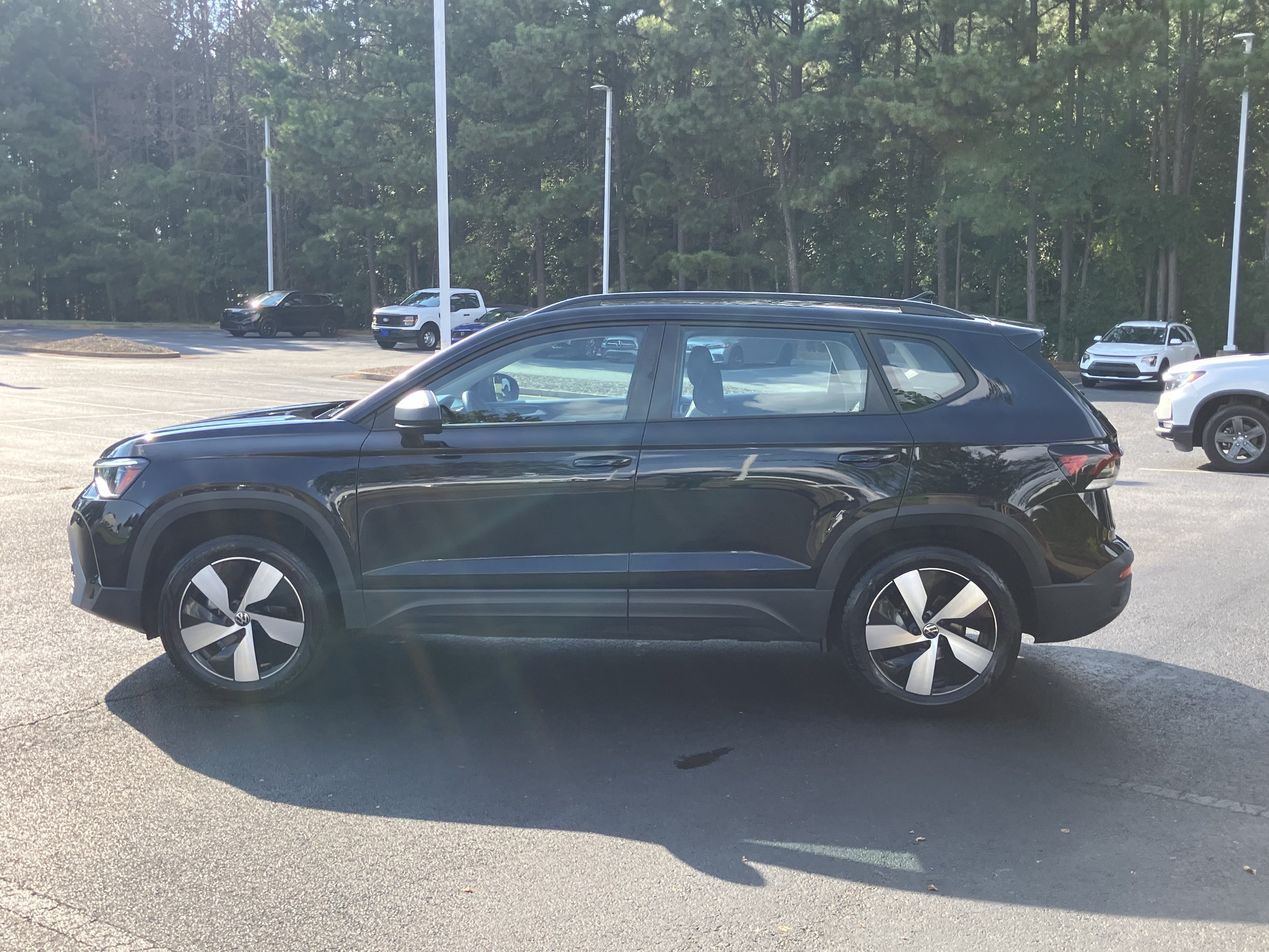 Used 2025 Volkswagen Taos S AWD/4WD image 7