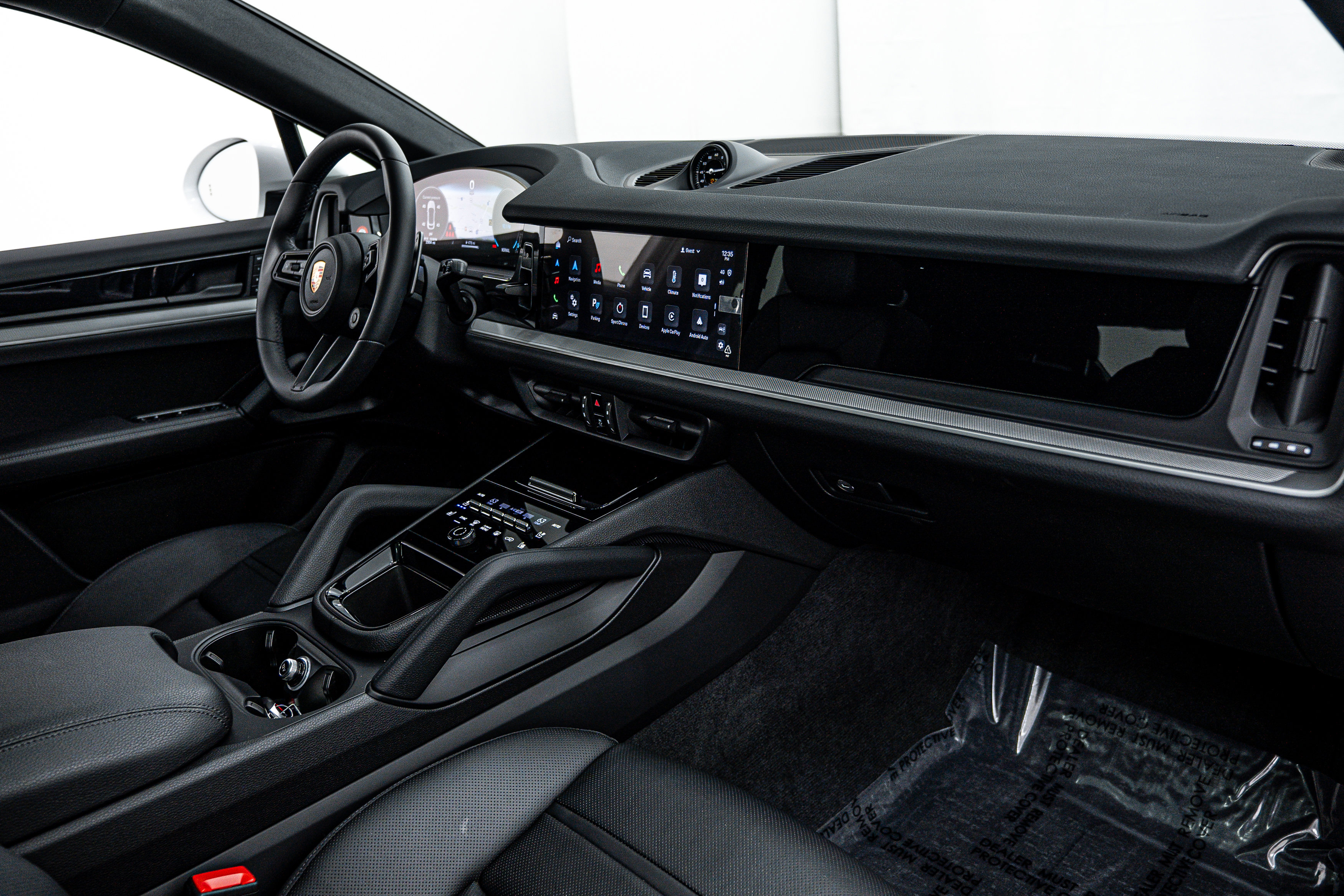 Certified 2025 Porsche Cayenne Coupe image 17