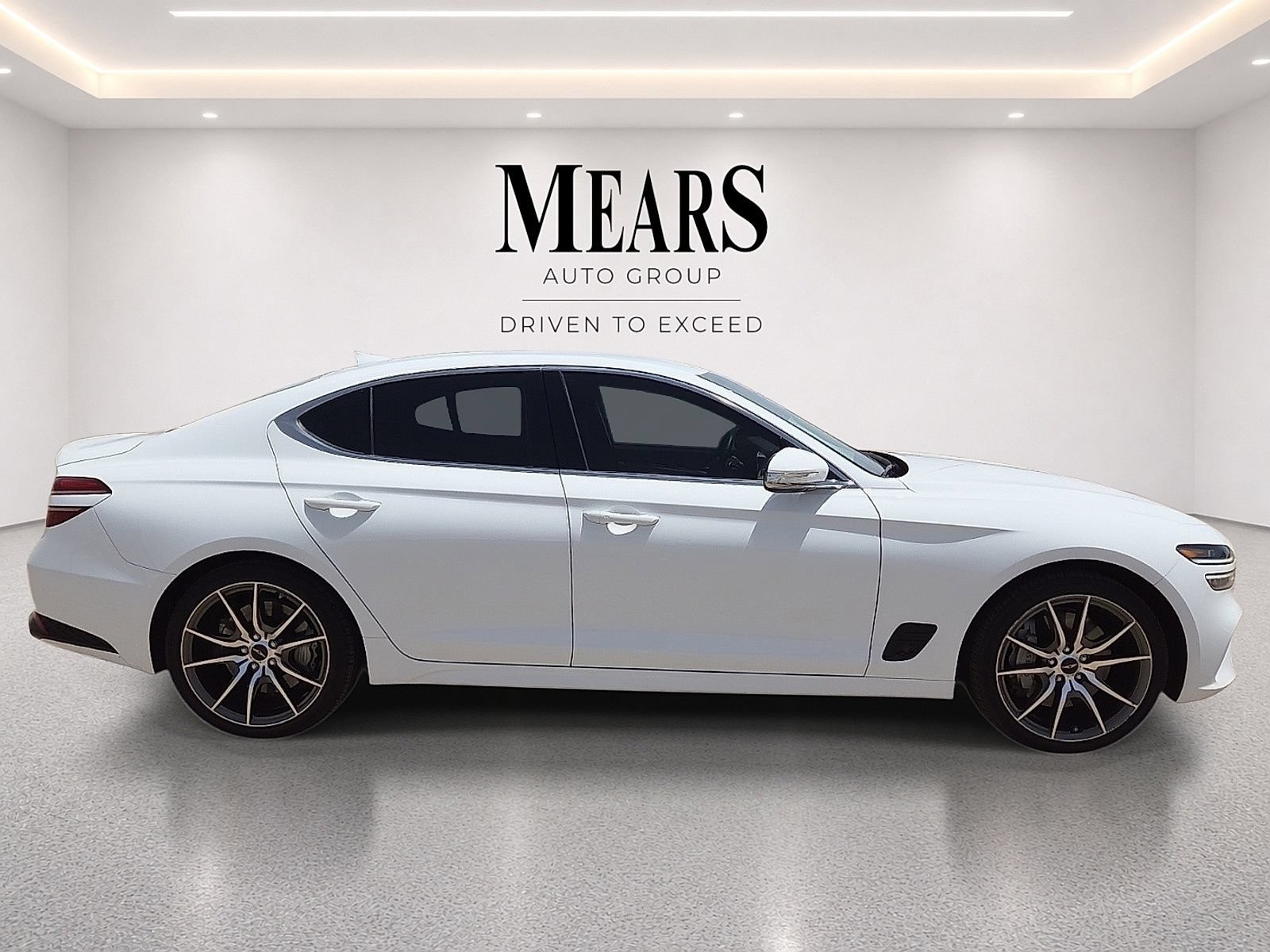 Used 2025 Genesis G70 2.5T RWD image 6