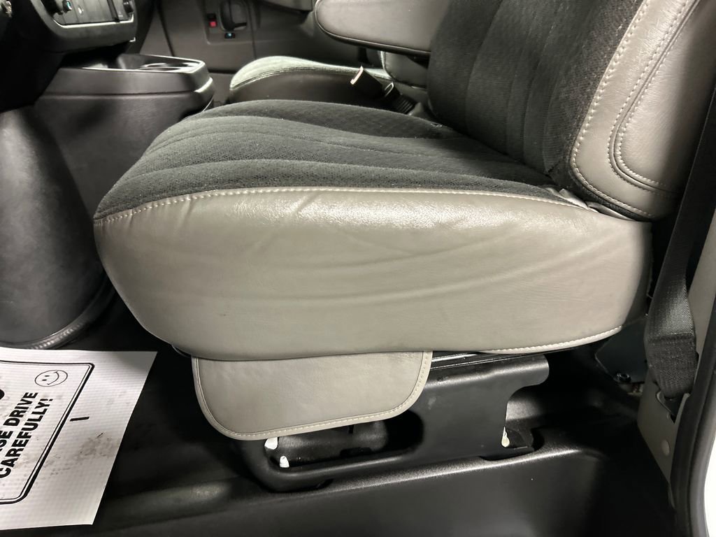 Used 2024 GMC Savana 2500 w/ Driver Convenience Package RWD image 12