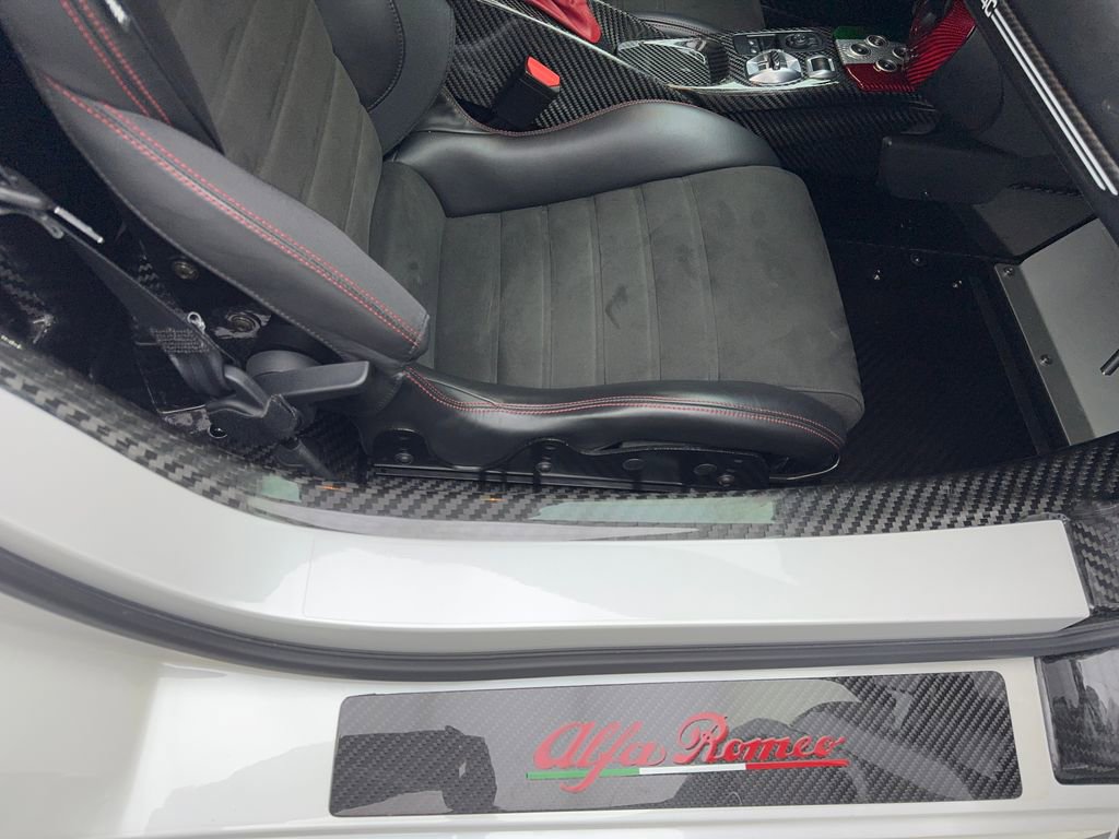 Used 2018 Alfa Romeo 4C Spider RWD image 30