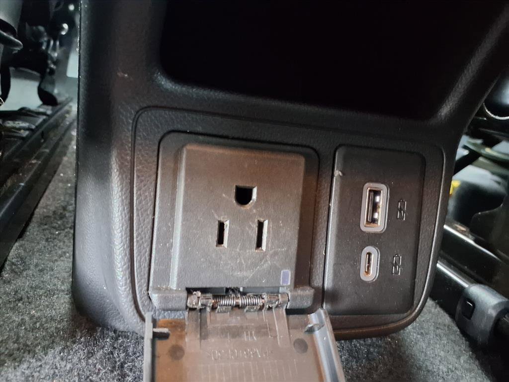 Used 2023 Chevrolet TrailBlazer LT w/ Convenience Package AWD/4WD image 23