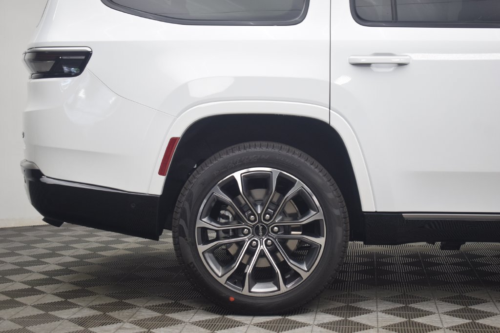 New 2026 Jeep Grand Wagoneer Summit AWD/4WD image 10