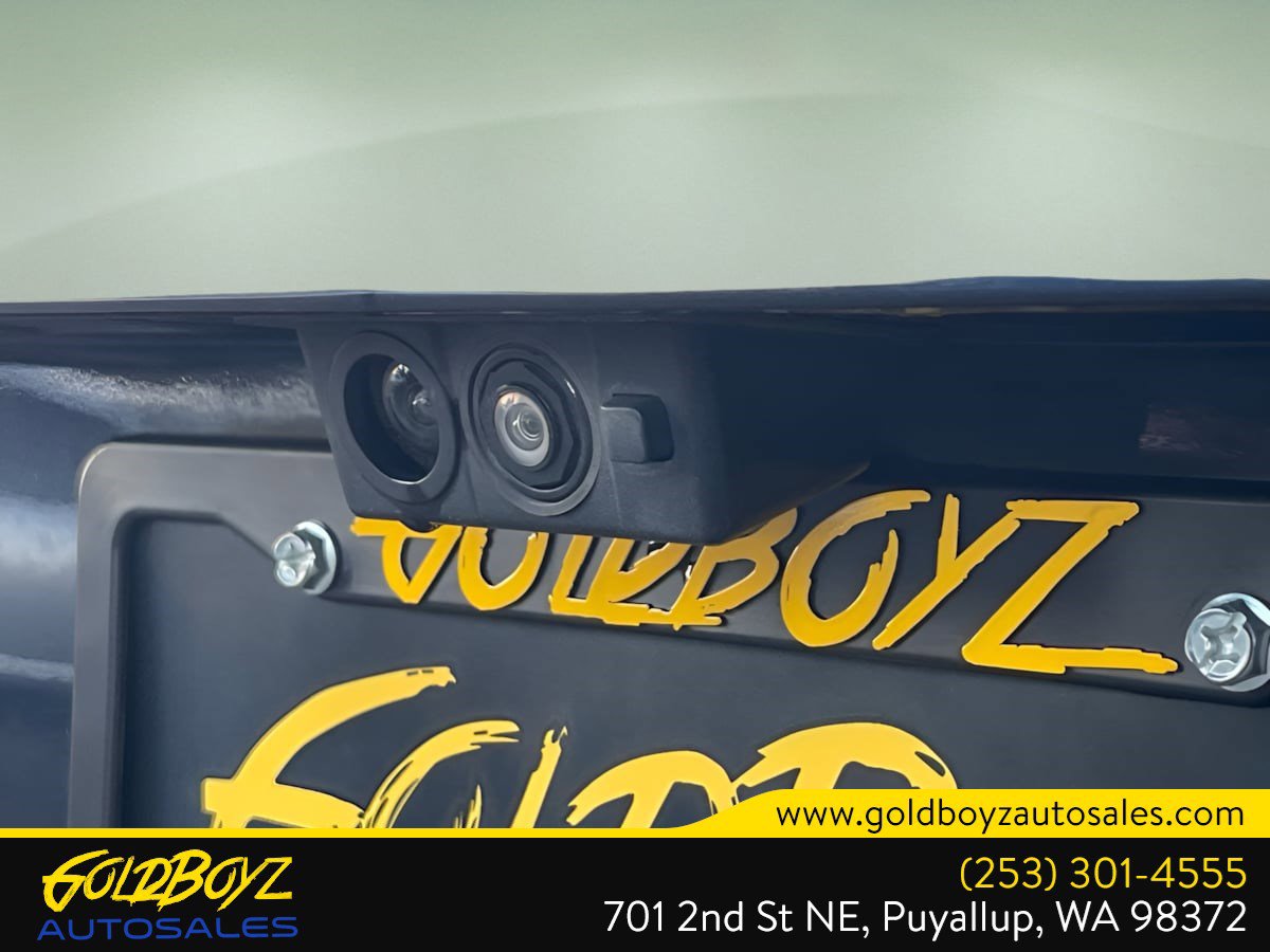 Used 2017 Cadillac Escalade ESV Platinum image 31