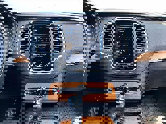 Used 2022 Volvo XC90 T6 Momentum w/ Climate Package AWD/4WD image 18