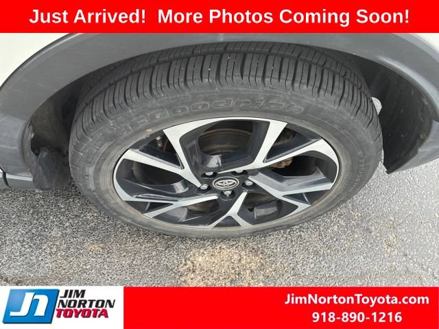 Used 2019 Toyota C-HR XLE FWD image 10