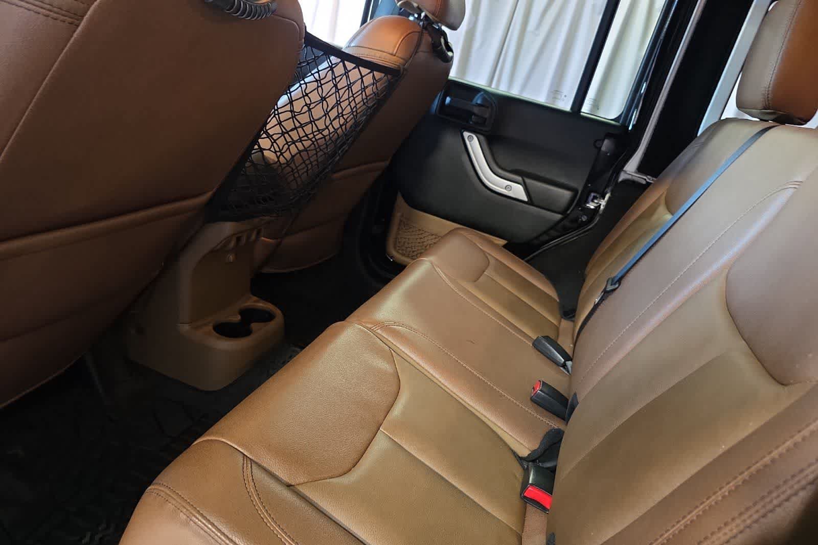 Used 2017 Jeep Wrangler Unlimited Sahara w/ Connectivity Group AWD/4WD image 5