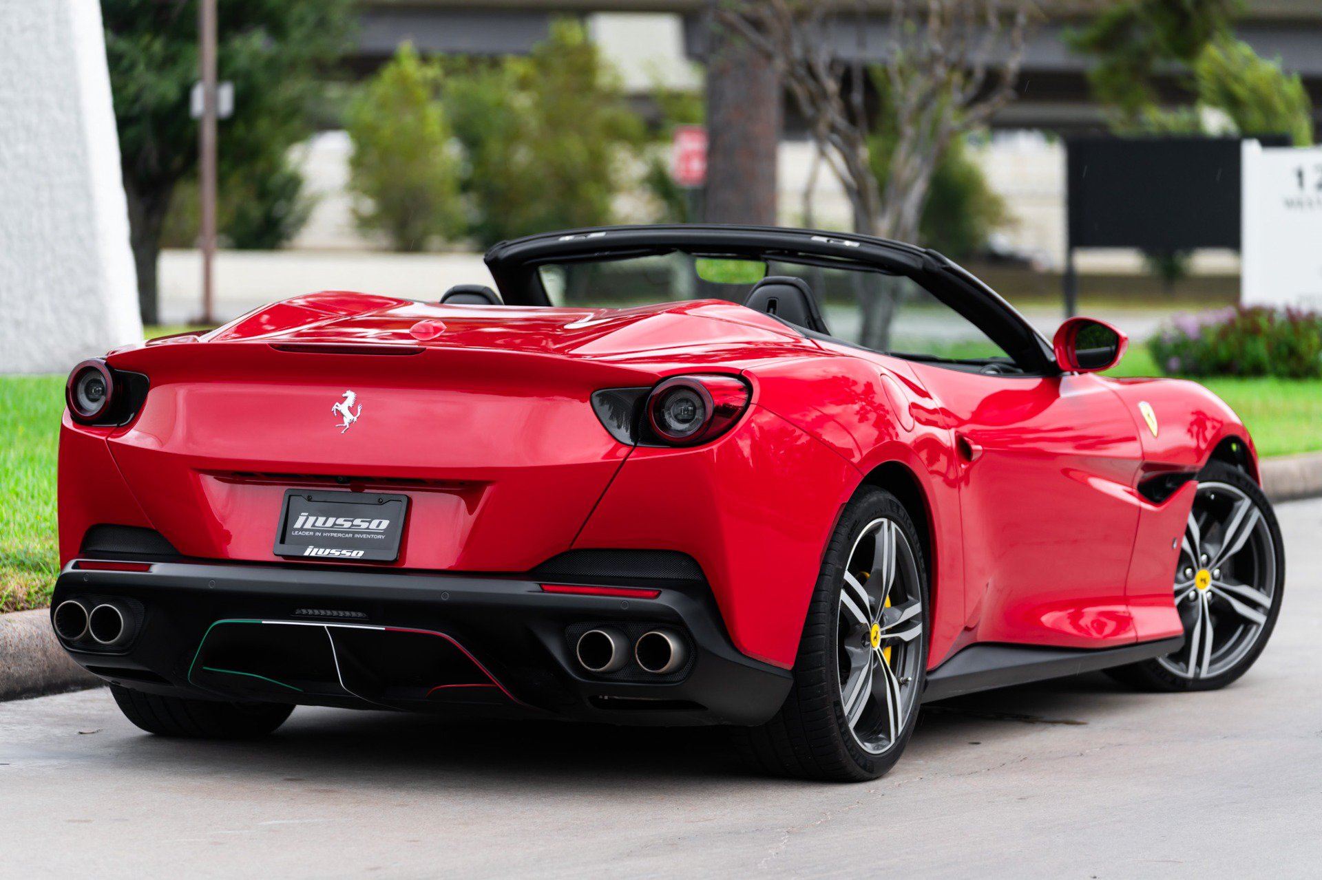 Used 2019 Ferrari Portofino RWD image 2