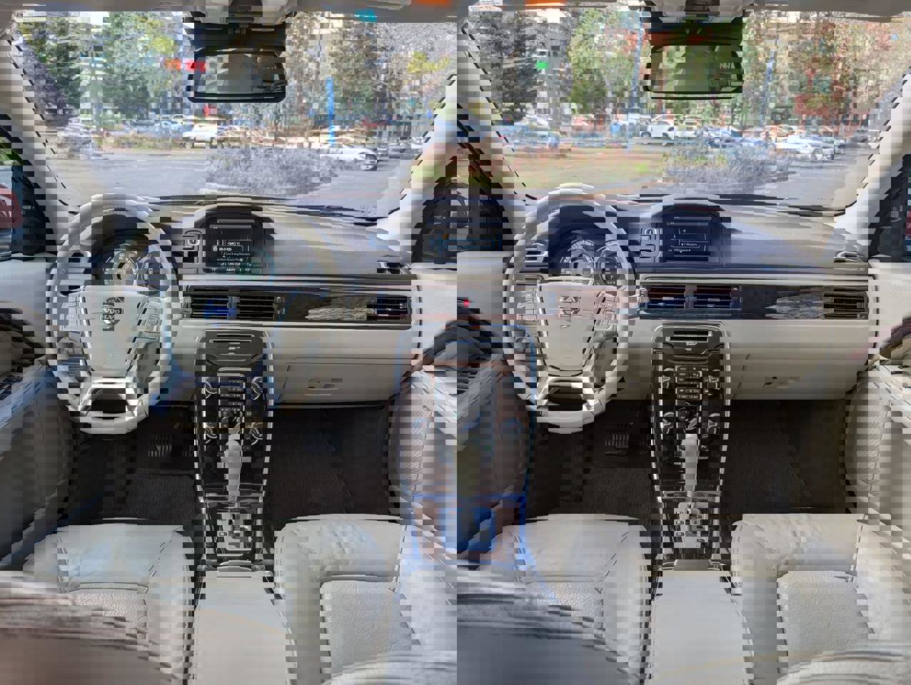 Used 2012 Volvo XC70 T6 Platinum image 13