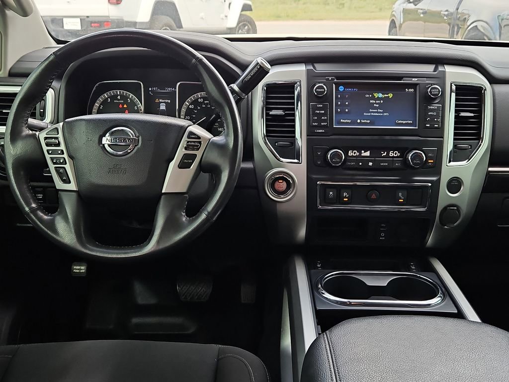 Used 2018 Nissan Titan SV w/ SV Convenience Package RWD image 18