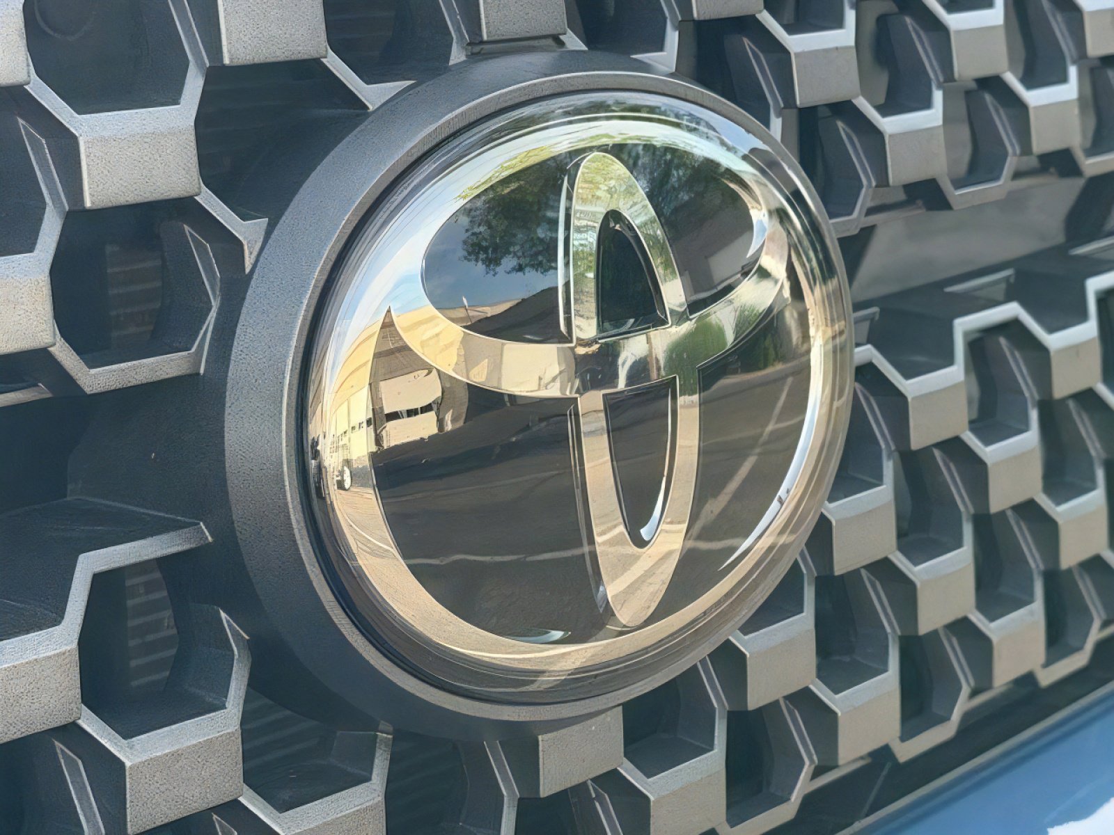 Used 2020 Toyota Tundra SR5 w/ TRD Sport Package AWD/4WD image 12