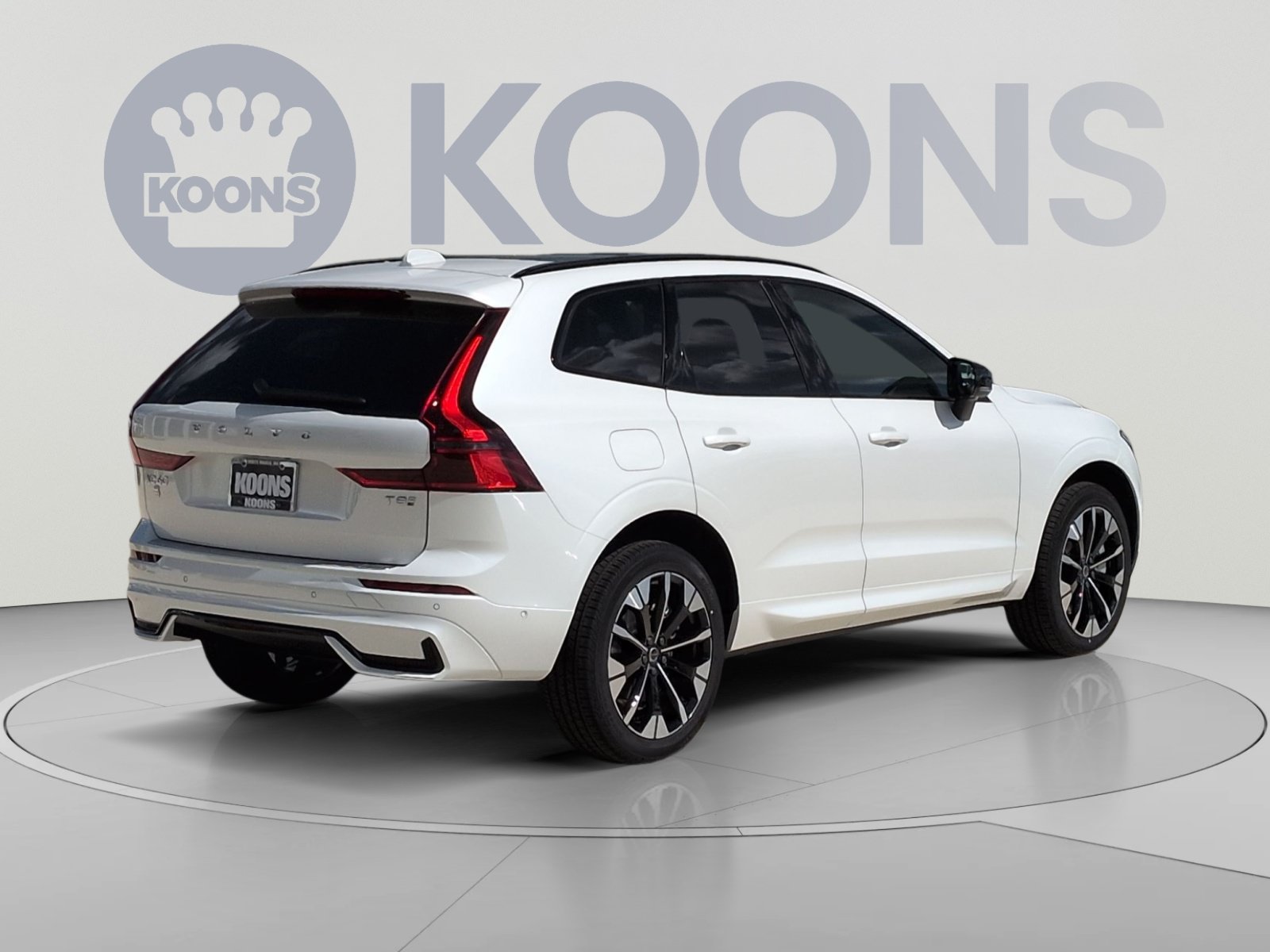 New 2026 Volvo XC60 T8 Plus w/ Protection Package Premier AWD/4WD image 11