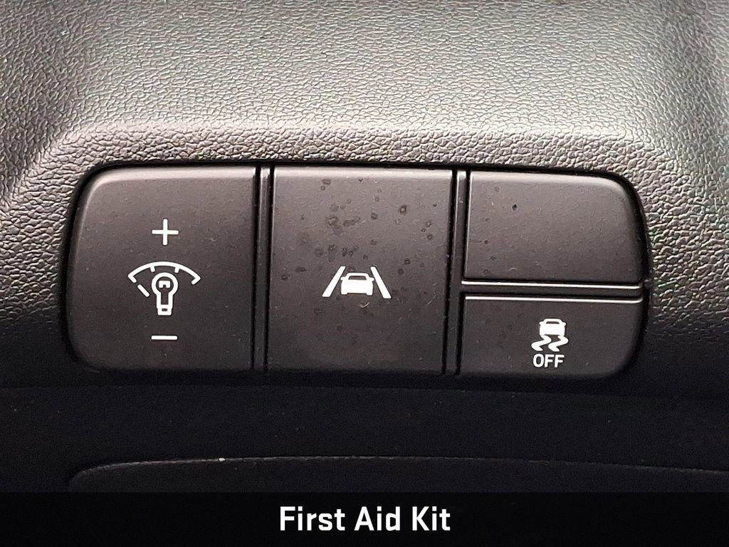 Used 2023 Hyundai Elantra Limited w/ Preferred Accessory Package image 19