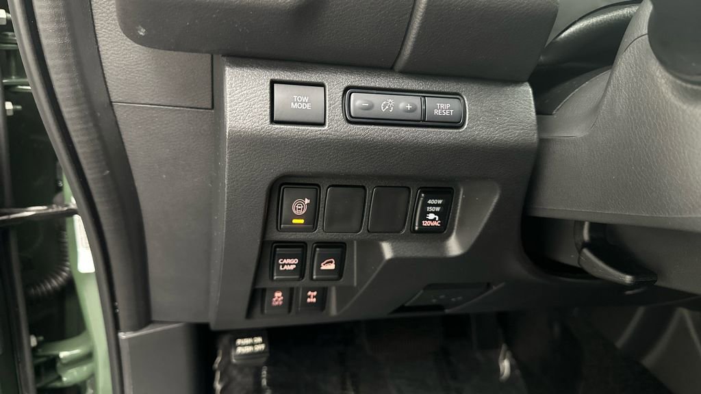 Used 2025 Nissan Frontier PRO-4X w/ Pro Premium Package image 29