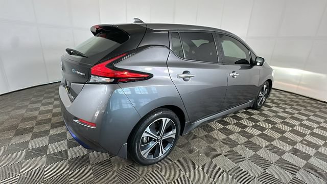 Used 2022 Nissan Leaf SV w/ SV Technology Package FWD image 2