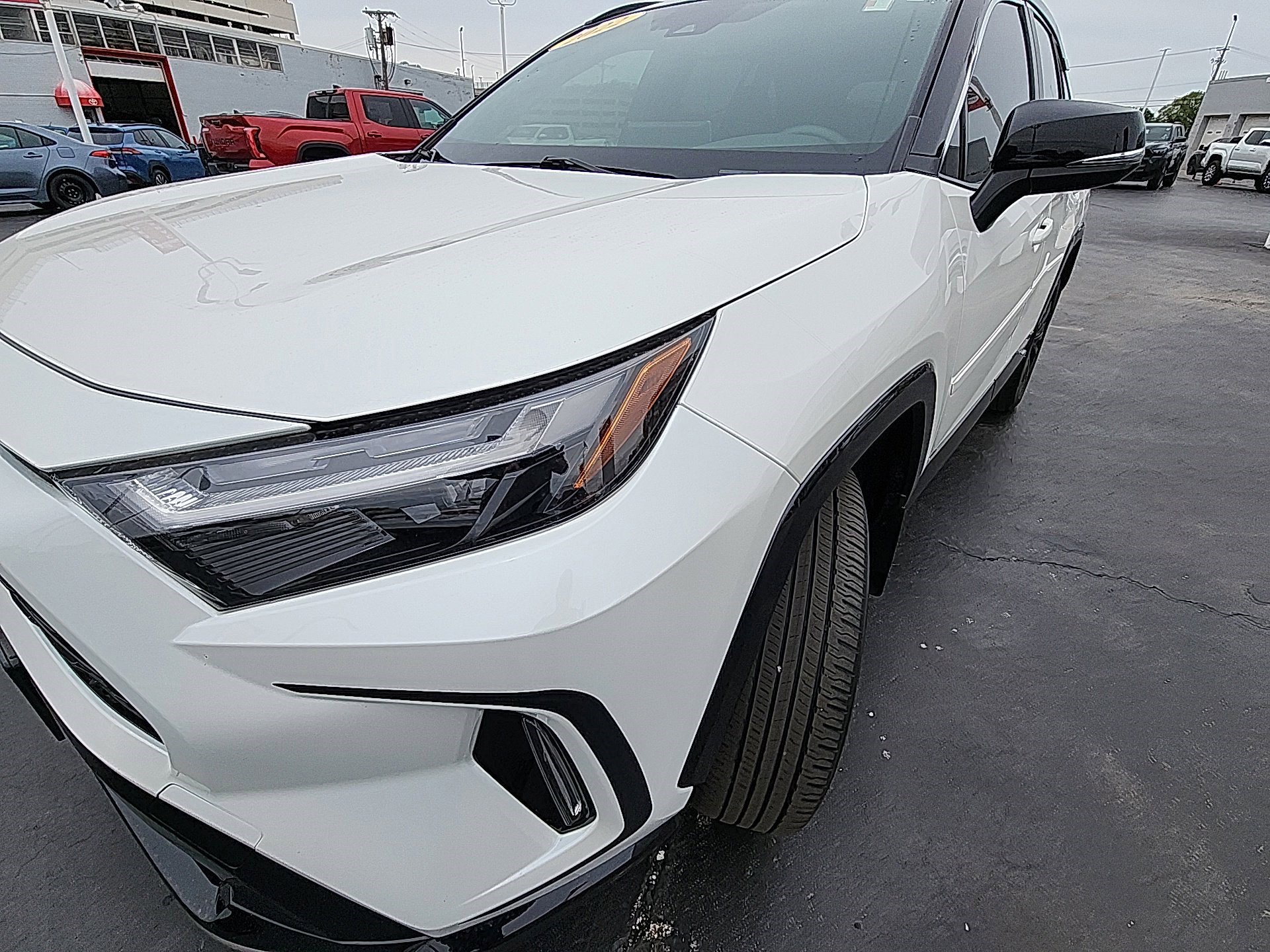 Certified 2022 Toyota RAV4 XSE w/ XSE Grade Weather Package AWD/4WD image 9