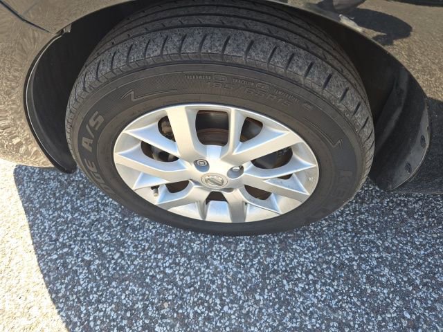 Used 2018 Nissan Versa SV w/ SV Special Edition Package image 6