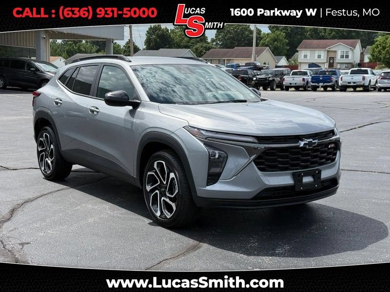 Used 2024 Chevrolet Trax RS w/ Driver Confidence Package FWD image 1