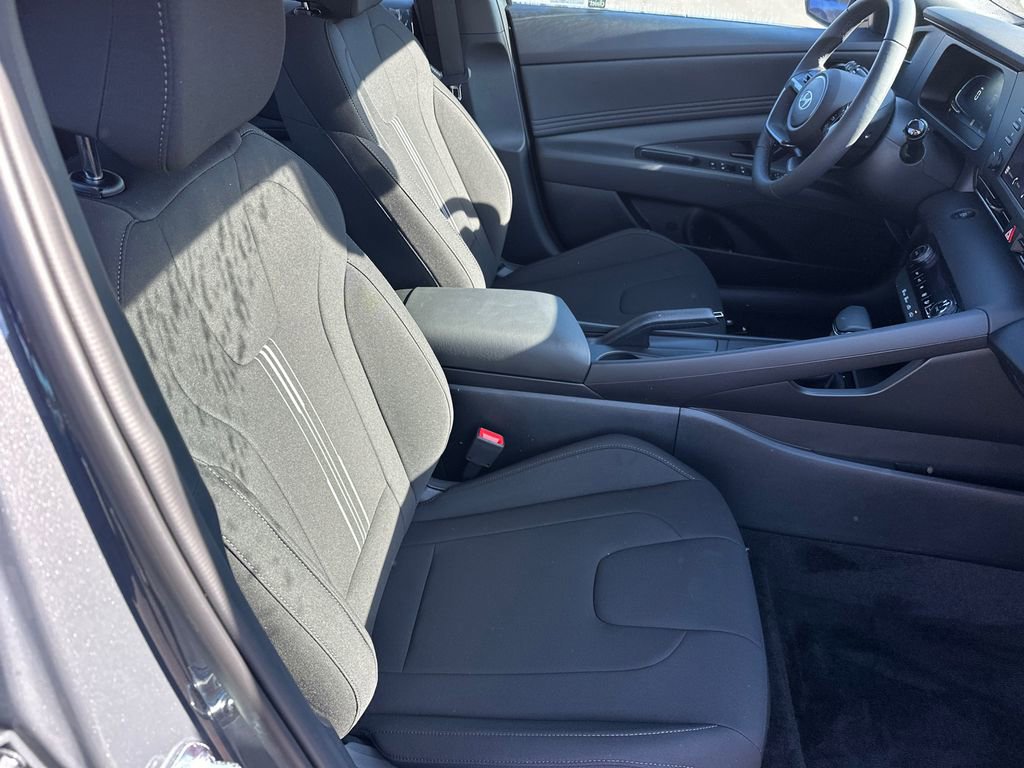 New 2025 Hyundai Elantra Sport image 13