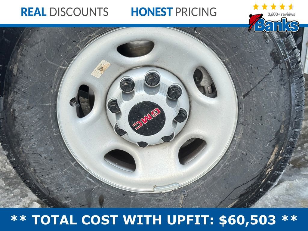 New 2026 GMC Savana 3500 w/ Driver Convenience Package image 4