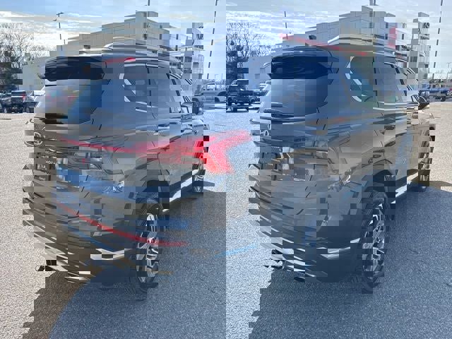 Used 2023 Hyundai Santa Fe SEL w/ Premium Package image 12