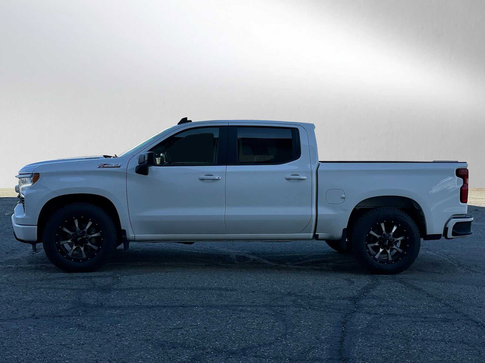 Used 2024 Chevrolet Silverado 1500 RST w/ Z71 Off-Road Package AWD/4WD image 4