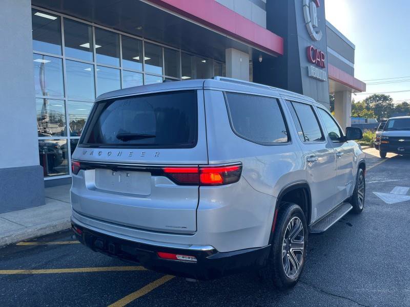 Used 2024 Jeep Wagoneer Series II w/ Flexible Seating Group image 7